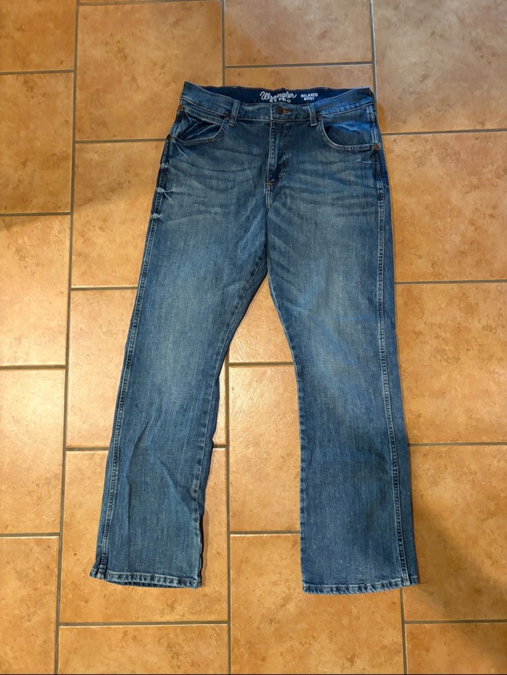 Wrangler Men's Medium Blue Straight Jeans